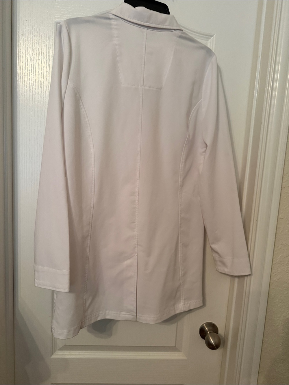 Women's purple label White Button-Front lab Coat - Picture 4 of 4